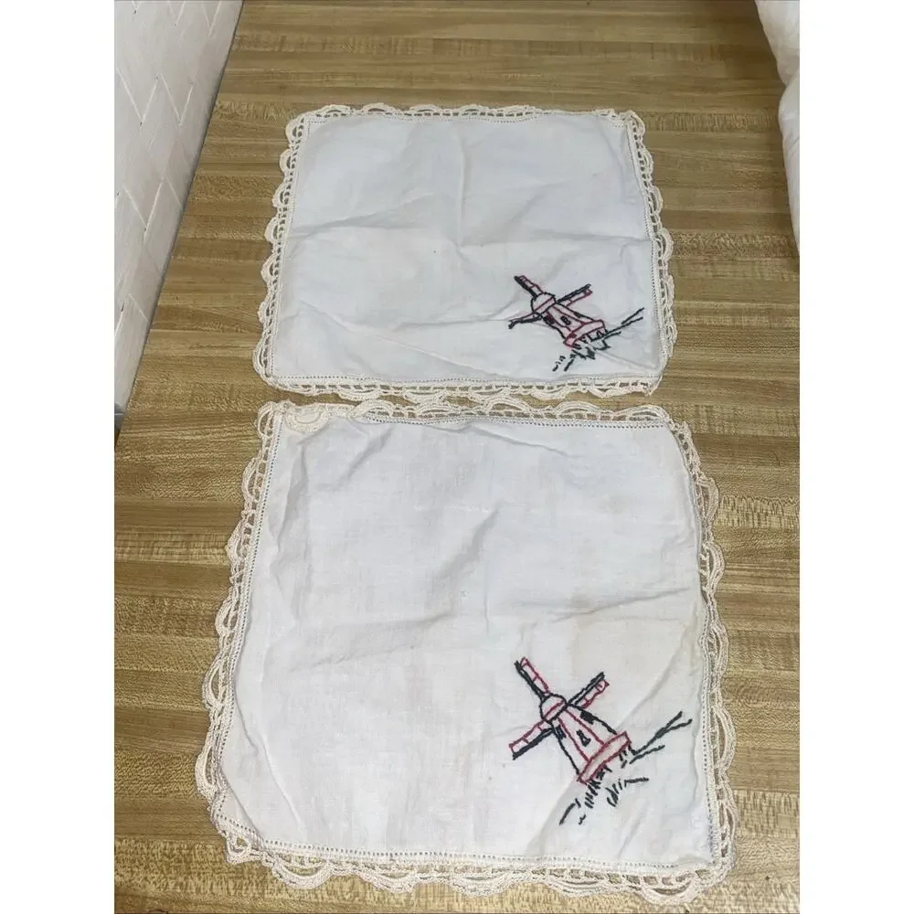 Set Of Hand Embroidered Tablecloth (1) & Napkins (4) Dutch Windmill Crochet Lace